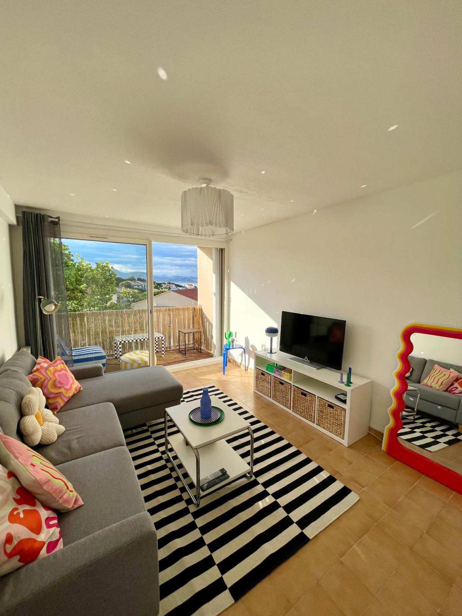 Superbe Duplex Refait A Neuf ! Διαμέρισμα Ιέρ Εξωτερικό φωτογραφία
